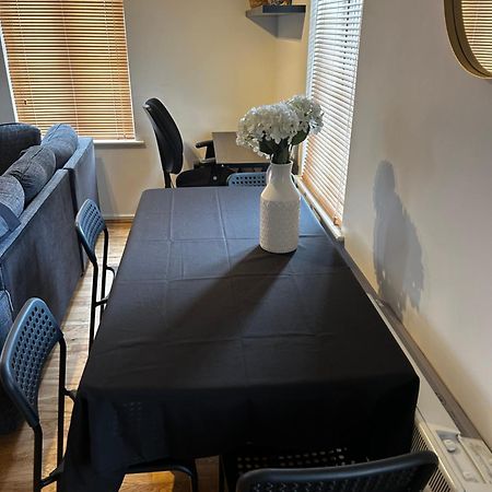 Lexden Lovely Modern Apartment Close To Town Centre מראה חיצוני תמונה