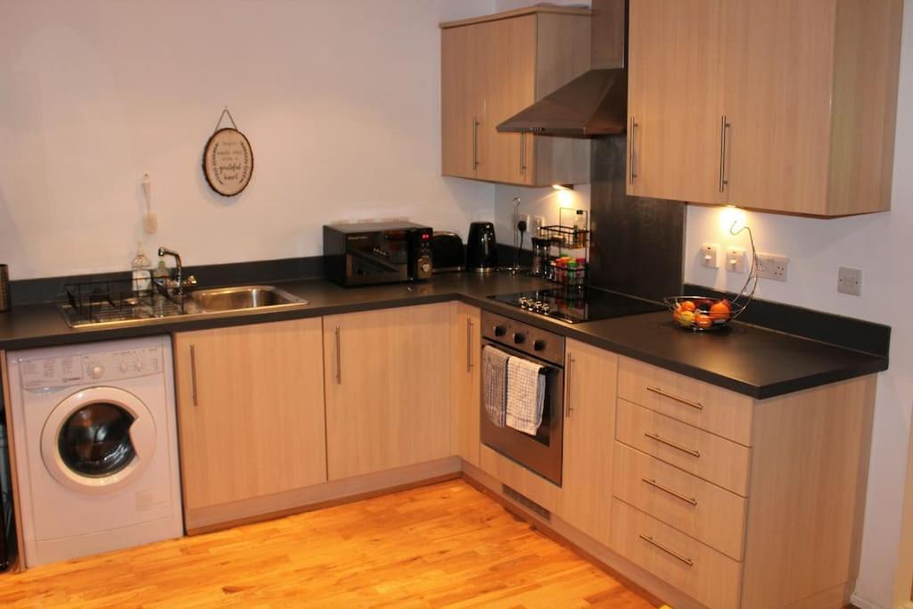 Lexden Lovely Modern Apartment Close To Town Centre מראה חיצוני תמונה