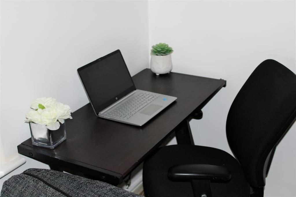 Lexden Lovely Modern Apartment Close To Town Centre מראה חיצוני תמונה