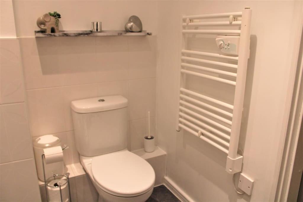 Lexden Lovely Modern Apartment Close To Town Centre מראה חיצוני תמונה