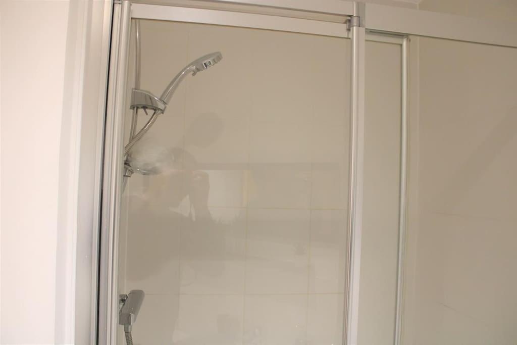 Lexden Lovely Modern Apartment Close To Town Centre מראה חיצוני תמונה