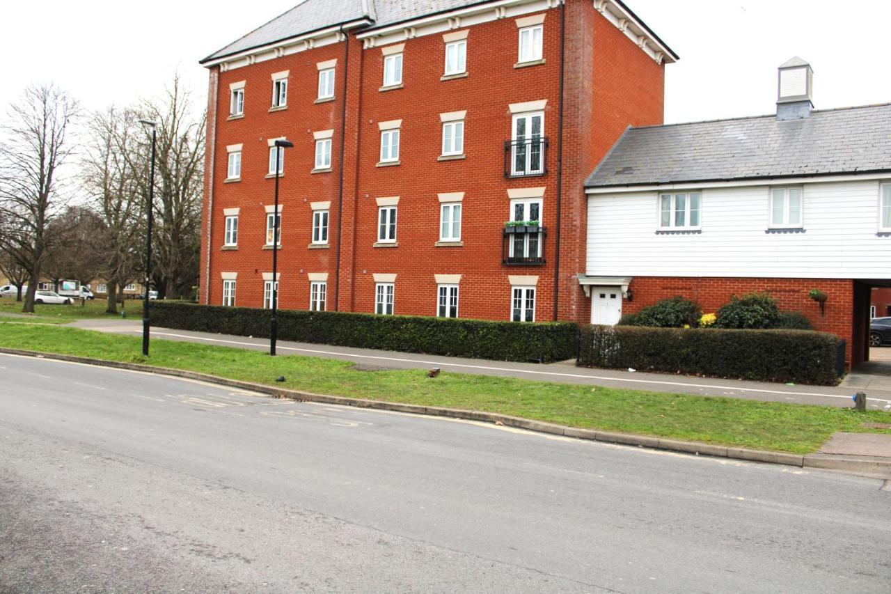 Lexden Lovely Modern Apartment Close To Town Centre מראה חיצוני תמונה