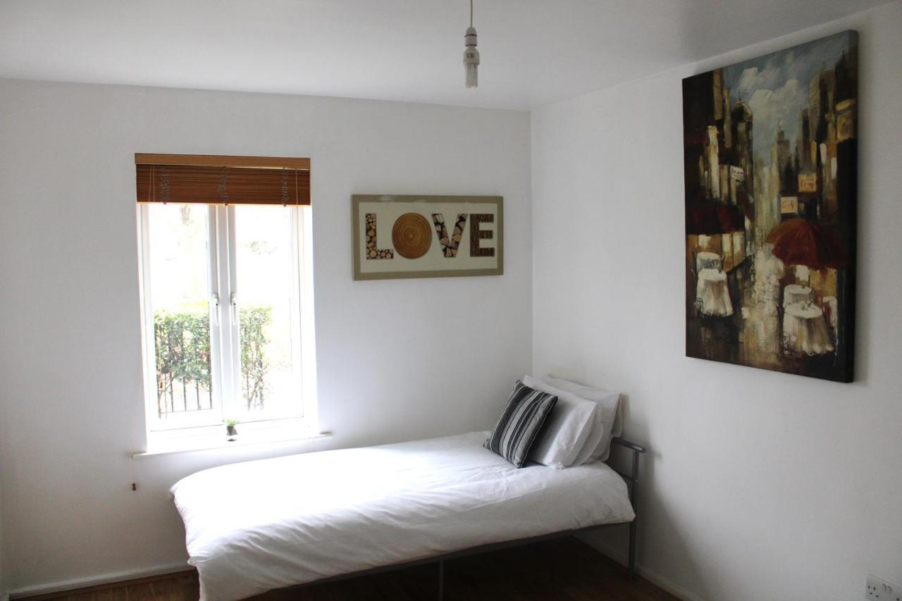 Lexden Lovely Modern Apartment Close To Town Centre מראה חיצוני תמונה